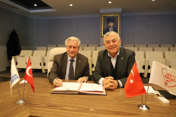 Şükrü Genç ve Kenan Güven 