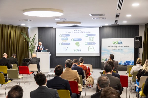 YERLİ YENİLENEBİLİR ENERJİ SANAYİSİNDE “ENERJİ DEPOLAMA” ATAĞI!