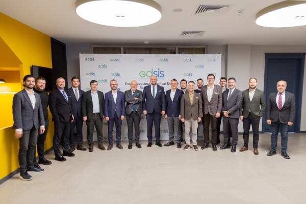 YERLİ YENİLENEBİLİR ENERJİ SANAYİSİNDE “ENERJİ DEPOLAMA” ATAĞI!