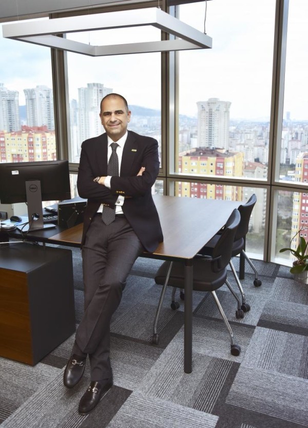 25 Depremzede Tıp Fakültesi Öğrencisine Lisans Eğitimleri Boyunca Burs