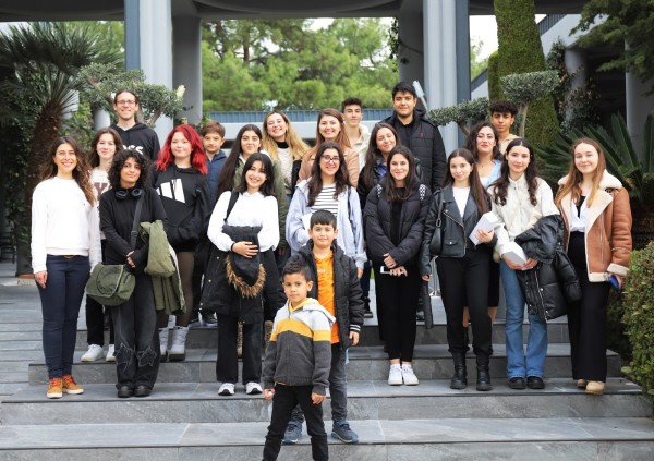 HUGO BOSS Çalışanları Eğitim ve Yardımlaşma Derneği Öğrenciler