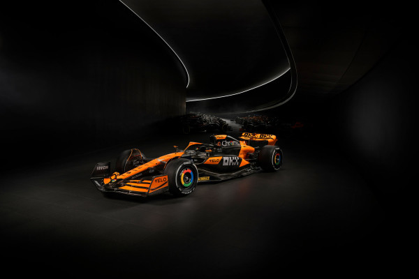 Front34_McLaren Formula 1 ve OKX