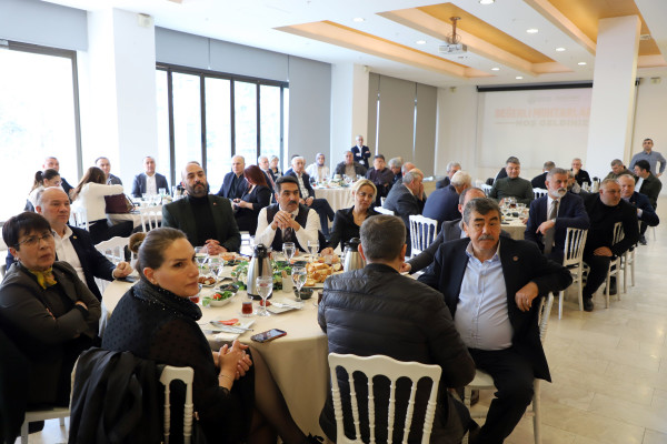 BAŞKAN GENÇ MUHTARLARLA BİRARAYA GELDİ