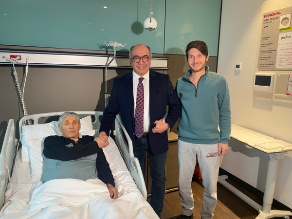 Türkiye’de ilk robotik karaciğer donör ameliyatı gerçekleştirildi!