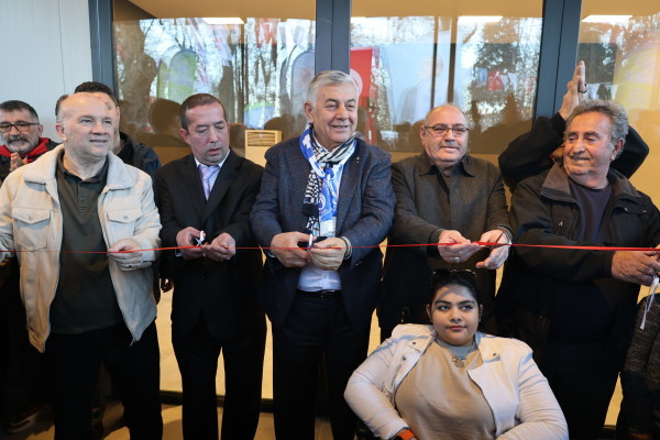 SARIYER BALIKÇILAR ÇARŞISINA KAVUŞTU