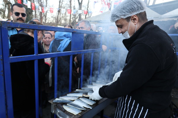 SARIYER BALIKÇILAR ÇARŞISINA KAVUŞTU