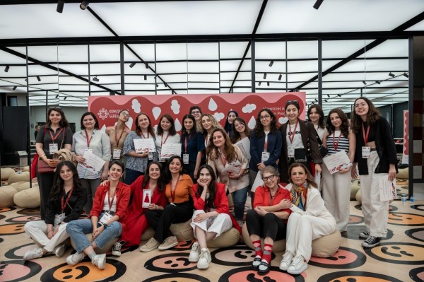 Konuşmamız Gerek Derneği, Türkiye'nin İlk Menstrüel Adalet Elçileri Programını Başlattı!