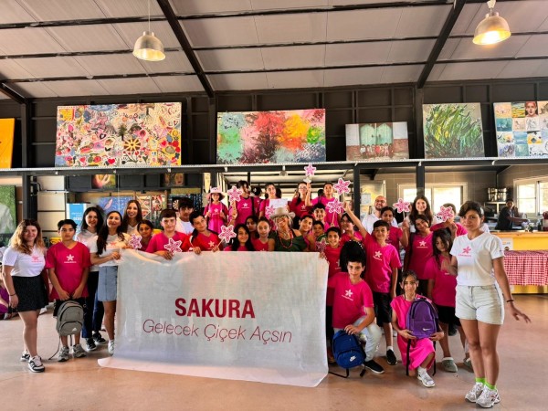 Sakura - İlk Mezunlar